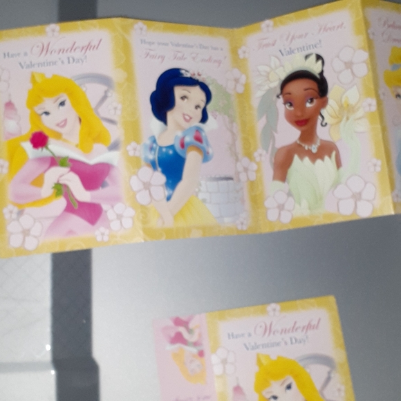 Valentine's day cards Barbie Disney Princess 44 ct - Picture 4 of 5